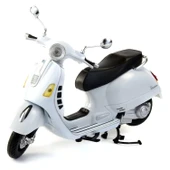 1:12 Vespa GTS 300 Super thumbnail 1