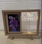 Ahşap Çerçeveli Çift Taraflı Işıklı Masaüstü Fotoğraf Çerçevesi (26.5x23.6 cm) BEBEKLİ thumbnail 2