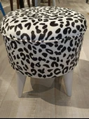 MERCAN MOBİLYA LEOPAR DESENLİ PUF BENCH thumbnail 1