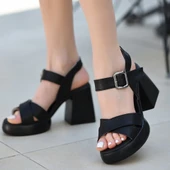 Jaina Siyah Cilt Topuklu Sandalet thumbnail 6