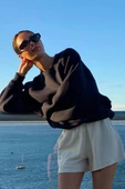 Madmext Siyah Bisiklet Yaka Basic Sweatshirt MG1559 thumbnail 1