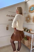 Yarım Pileli Deri Mini Etek thumbnail 2