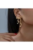 Gold Kaplama Dalgalı Fiyonk Küpe thumbnail 1