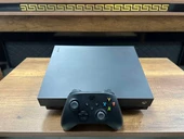 Microsoft Xbox One X 1 TB Tek Kol (İKİNCİ EL) thumbnail 2