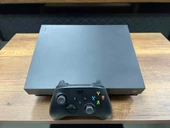 Microsoft Xbox One X 1 TB Tek Kol (İKİNCİ EL) thumbnail 3