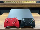 Microsoft Xbox One X 1 TB Çift Kol (İKİNCİ EL) thumbnail 2