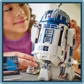 LEGO Star Wars R2-D2 75379 thumbnail 2