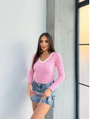 V yaka çizgili bluz pembe thumbnail 3