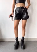 Pileli deri şort siyah h240053 thumbnail 4