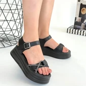 Luno Siyah Cilt Kemerli Sandalet thumbnail 4