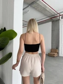 Tek yırtmajlı şort etek thumbnail 3
