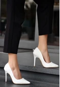 Hillar Beyaz Cilt Stiletto Ayakkabı thumbnail 1