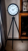 Siyah Tripod Ayaklı Dekoratif Saat thumbnail 3