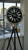 Eskitme İhtişam Tripod Ayaklı Saat thumbnail 1
