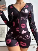 Arias Closet Pamuklu Kırmızı Öpücük ve Kalp Desenli Düğmeli Uzun Kol Tulum Pijama thumbnail 1