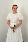 Beyaz Güllü Elbise thumbnail 3