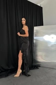 Siyah Volanlı Saten Abiye thumbnail 3