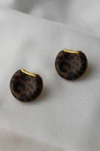 Leopar Desenli Düğme Model Küpe thumbnail 3
