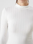 LCWAIKIKI Basic Ekru Dik Yaka Kadın Body thumbnail 4