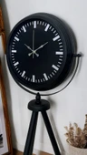 Siyah Lüks Sade Tripod Ayaklı Saat thumbnail 1