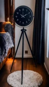 Sade Siyah Tripod Ayaklı Saat thumbnail 2