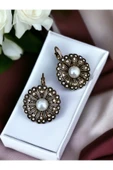 Black Diamond Taşlı İnci Çiçek Küpe thumbnail 5