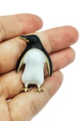 Sevimli Penguen Figürlü Gold Detaylı Broş thumbnail 1