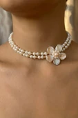 Doğal İnci Çiçek Choker Kolye thumbnail 4