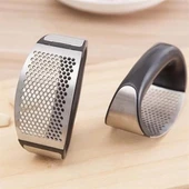 Yeni Sarımsak Ezici Paslanmaz Çelik Garlic Press thumbnail 2