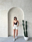 Kemer detaylı gabardin şort s25289 thumbnail 6