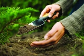 Fiskars 137200 Premium Saksı Küreği 32cm thumbnail 2