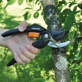 Fiskars P26 Budama Makası 208mm thumbnail 2