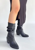 Yior Siyah Cilt Topuklu Bot thumbnail 1