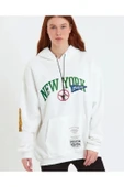 Kadın Baskılı Kapüşonlu Sweatshirt - Beyaz thumbnail 1