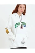 Kadın Baskılı Kapüşonlu Sweatshirt - Beyaz thumbnail 4