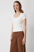 U Yaka Kısa Kollu Basic Bluz Ekru 71335-2Y6 thumbnail 3