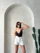 Kemer detaylı gabardin şort s25289 thumbnail 3