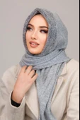 Gri Kürk Kapüşonlu Çıtçıtlı Şal thumbnail 2