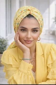 Sarı Çiçek Desen Tokalı Bone thumbnail 2