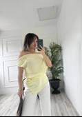 Kadın Toka Detaylı Cape Bluz thumbnail 1