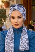 Beyaz Siyah Etnik Desen Atkılı Bone thumbnail 1