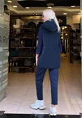 KAPÜŞONLU TAŞ CEPLİ ÇITÇIT DETAYLI YELEK thumbnail 2