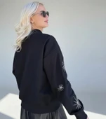 ÖNÜ NAKIŞ İŞLEMELİ TÜL KAPLI SWEAT BOMBER thumbnail 5