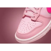 Nike SB Dunk Low Triple Pink thumbnail 3