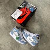 Nike Air Jordan 1 Retro High OG Hyper Royal thumbnail 1