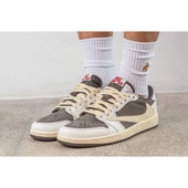 Nike Air Jordan x Travis Scott Reverse Mocha thumbnail 3