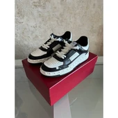 Valentino Rockstud Black VLTN thumbnail 1