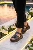 Siyah Kadın Dolgu Topuk Sandalet thumbnail 3