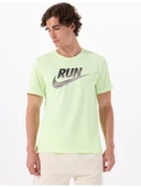 NIKE Run Açık Yeşil T-Shirt thumbnail 3