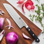 Zwilling 311201810 Oluklu Santoku Bıçağı thumbnail 5